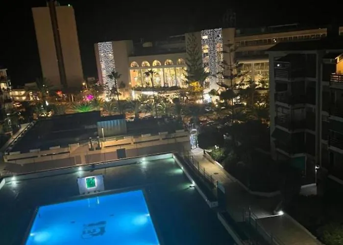 Apartment Iki Pearl Cristianos *