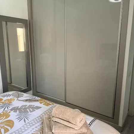Iki Pearl Cristianos Apartamento *